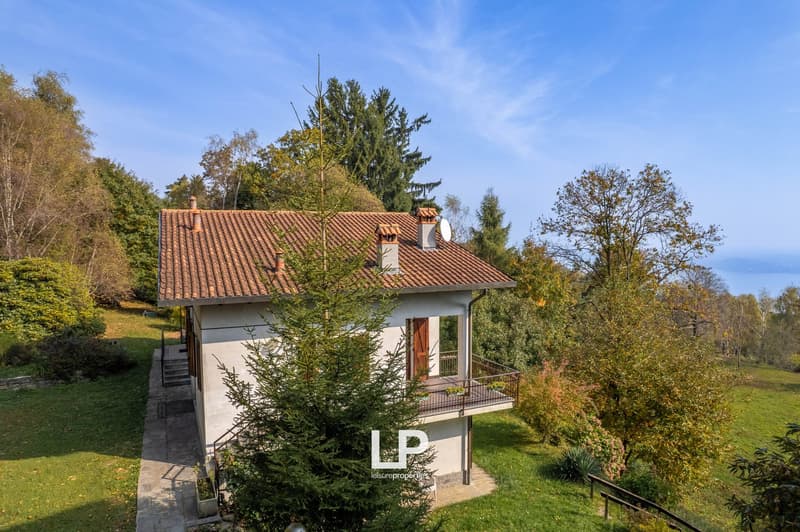 Detached house, terrace, panoramic view, brown roof