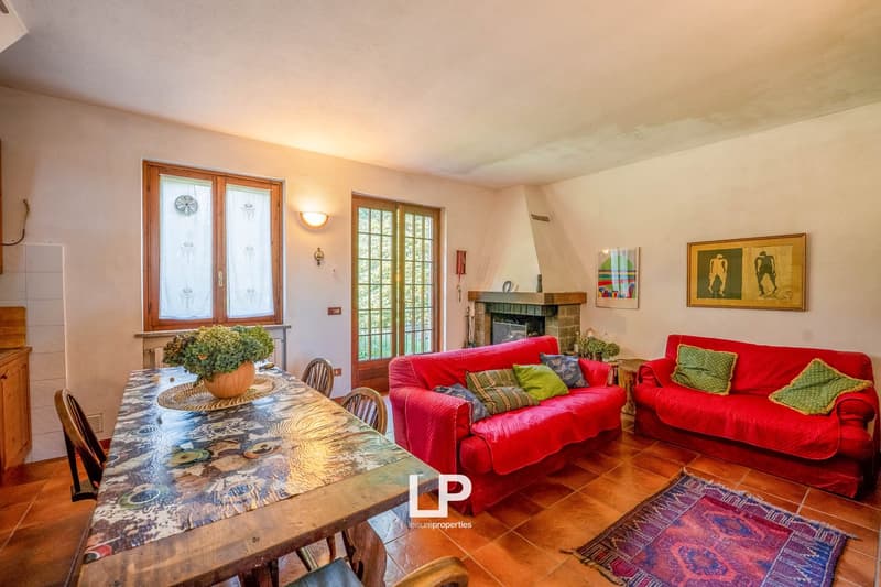 Detached property with lake view, surrounded by plenty of greenery in Massino Visconti (21)