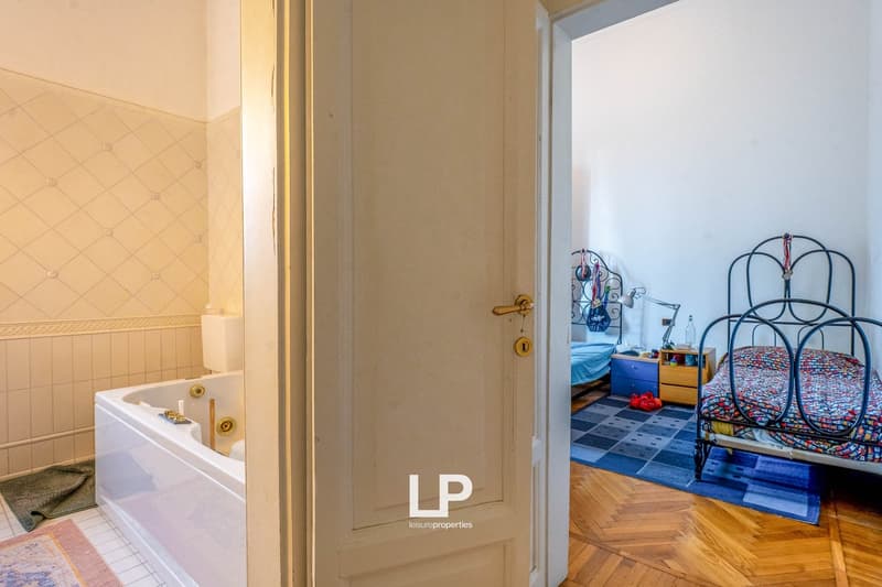 Historic Villa in Varese (56)
