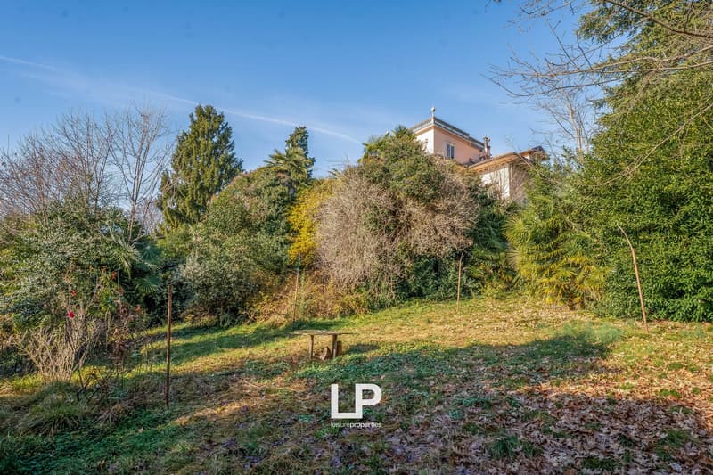 Historic Villa in Varese (75)