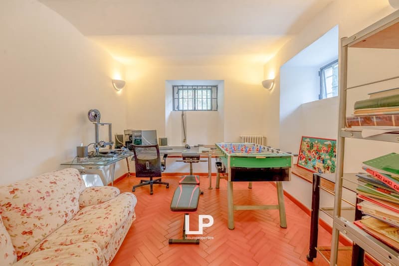 Historic Villa in Varese (70)