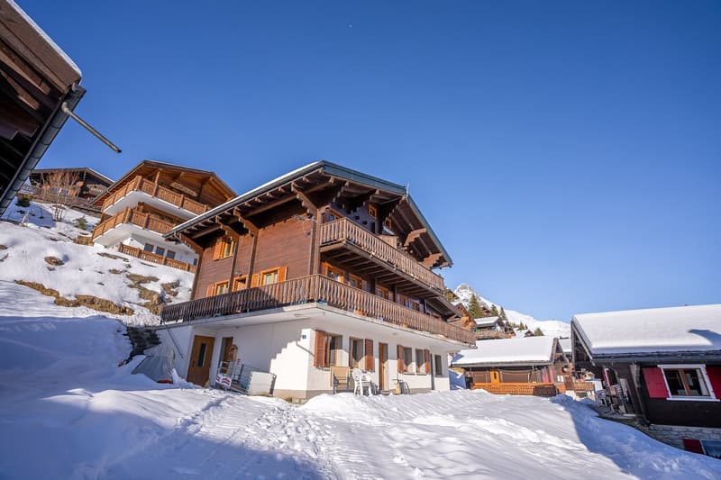 4-family house directly on the piste with high rental potential and flexible self-use (77)
