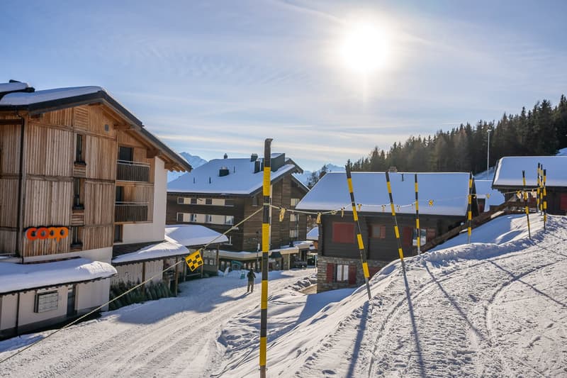 4-family house directly on the piste with high rental potential and flexible self-use (81)