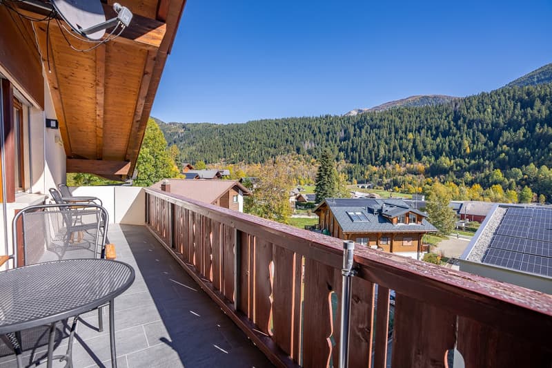 Spacious duplex apartment with 5 bedrooms, sun balconies, and two parking spaces (6)