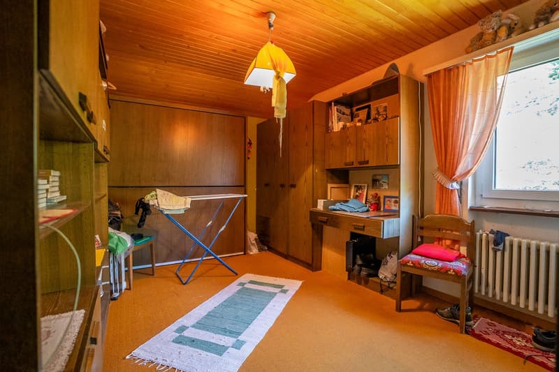 Authentic attic apartment with a view of the golf course and high ceilings (28)