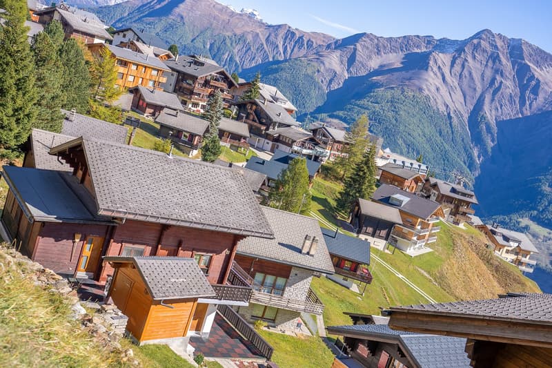 Authentic Swiss blockhouse chalet with unobstructed views and two living units in Riederalp West (2)