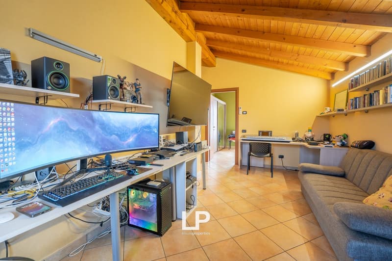 Villa indipendente Leggiuno (42)