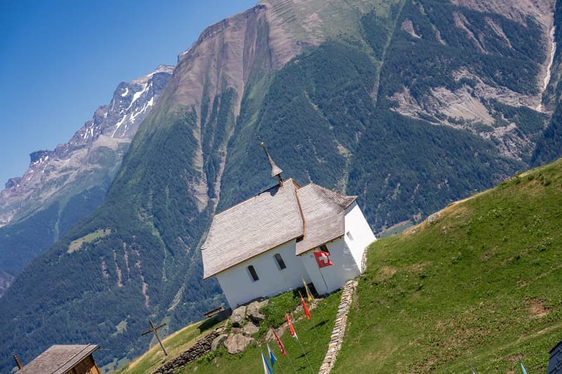 Grosszügige Ferienwohnung mit drei Balkonen im Herzen der Bettmeralp (22)