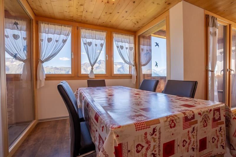 Grosszügige Ferienwohnung mit drei Balkonen im Herzen der Bettmeralp (6)