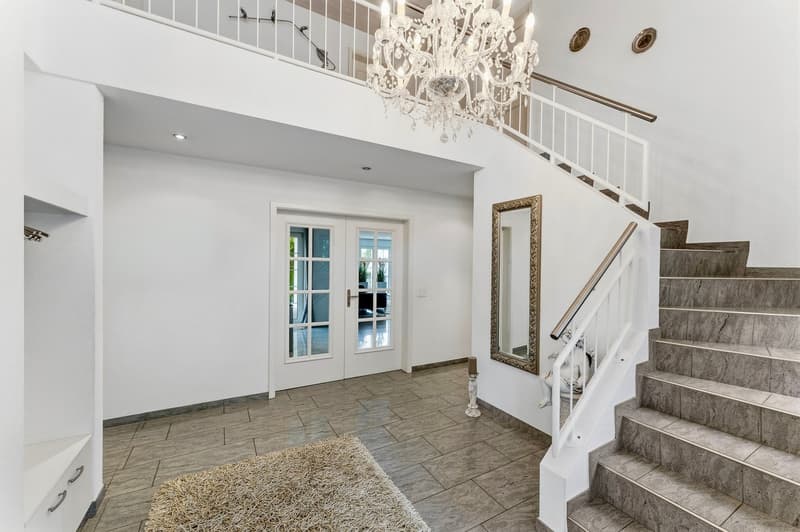 Exclusive single-family house with pool (2)