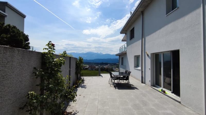 Pool & schöne Bergsicht (5)