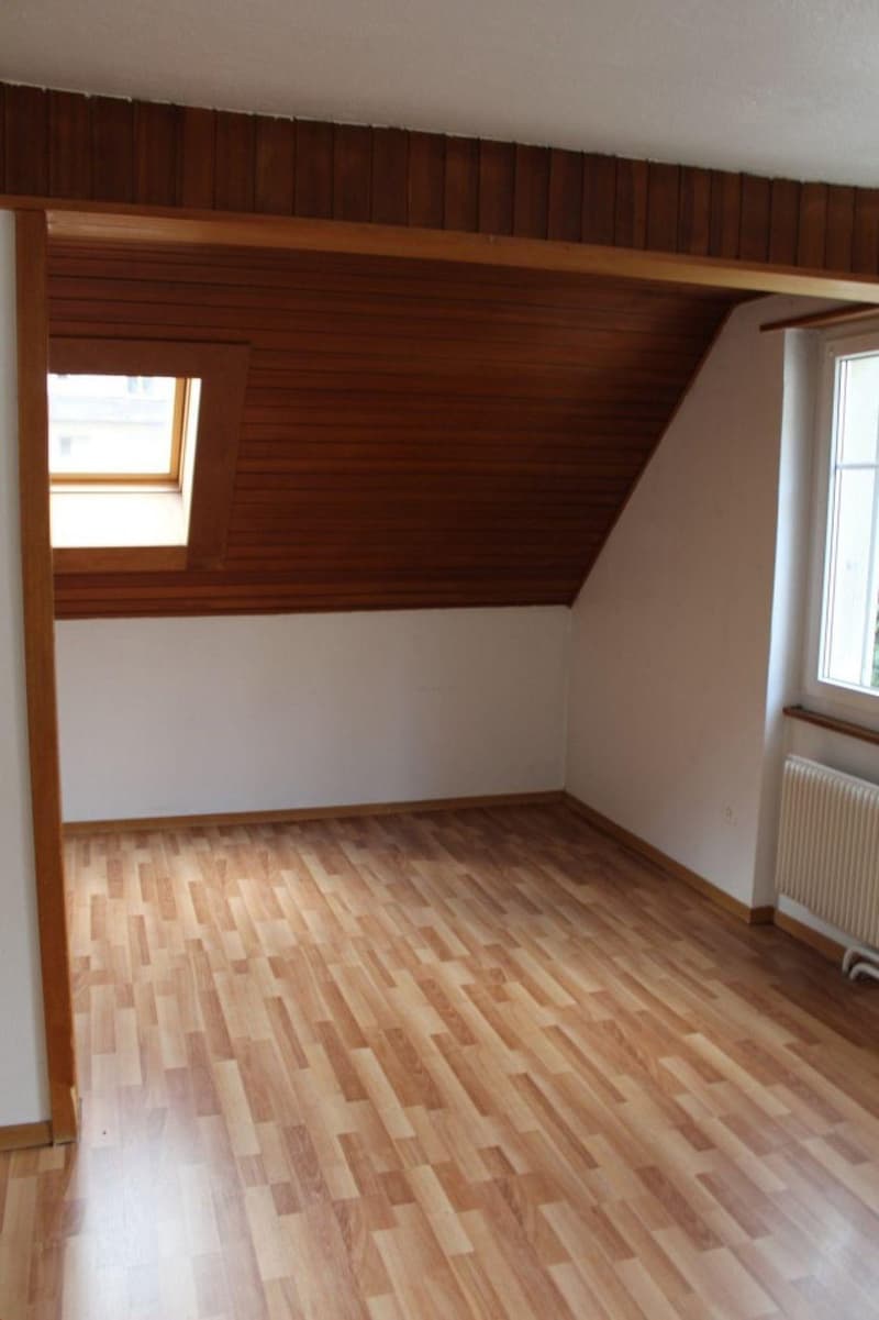 Erstes Mietangebot! 2,5-Zimmer-Wohnung im Zentrum von Moutier (6)
