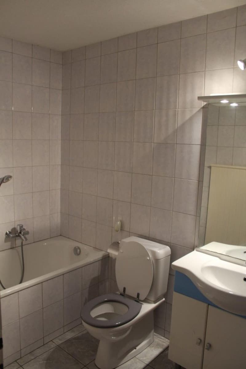 Erstes Mietangebot! 2,5-Zimmer-Wohnung im Zentrum von Moutier (4)