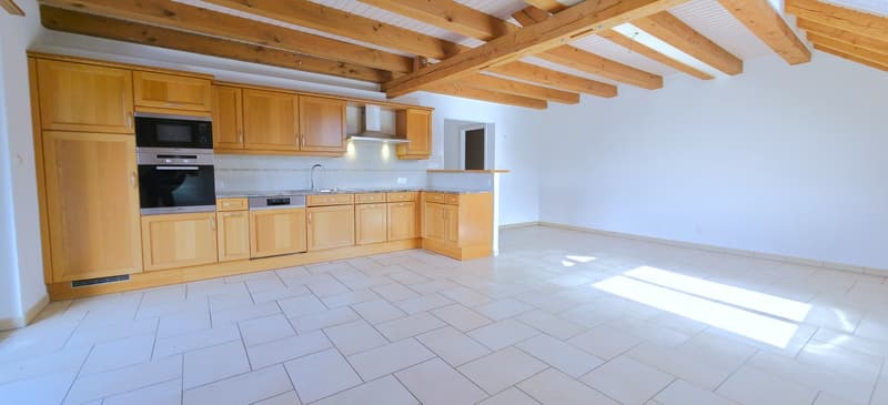 Appartement 4 ½ pièces, 2825 Courchapoix (2)