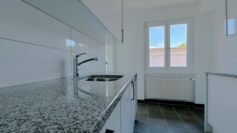 Appartamento di 3 locali luminoso con balcone a Murgenthal disponibile immediatamente! (7)