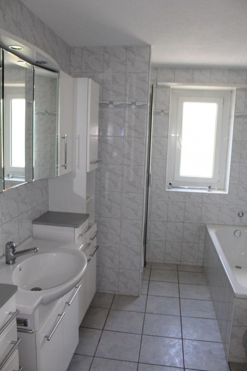 4-room apartment with balcony in Bassecourt (3)