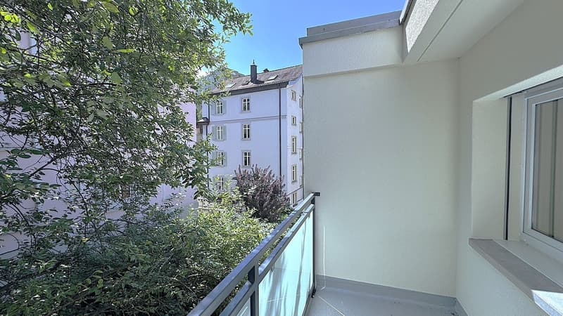 First rental after renovation! Modern 4.5 room apartment with balcony in St. Gallen (12)