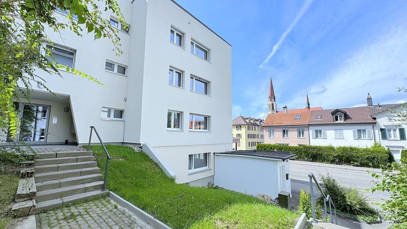 First rental after renovation! Modern 4.5 room apartment with balcony in St. Gallen (2)