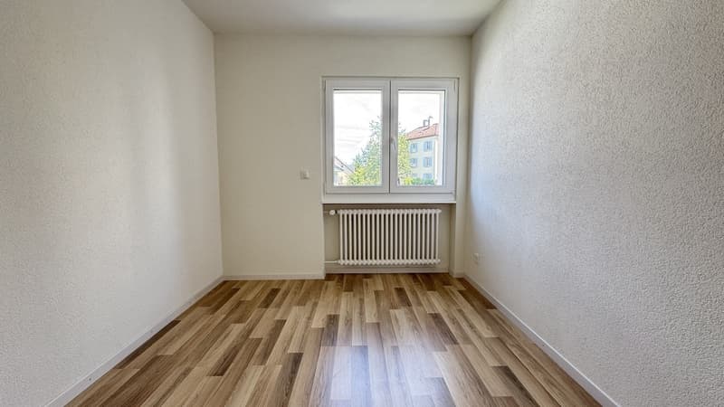 First rental after renovation! Modern 4.5 room apartment with balcony in St. Gallen (8)