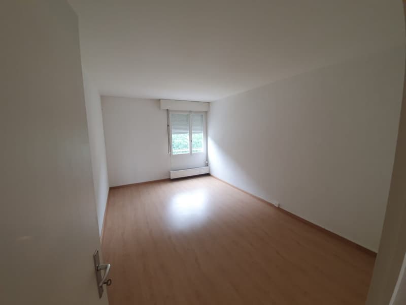 Bright 3-room apartment with balcony on the 5th floor in Burgdorf (4)