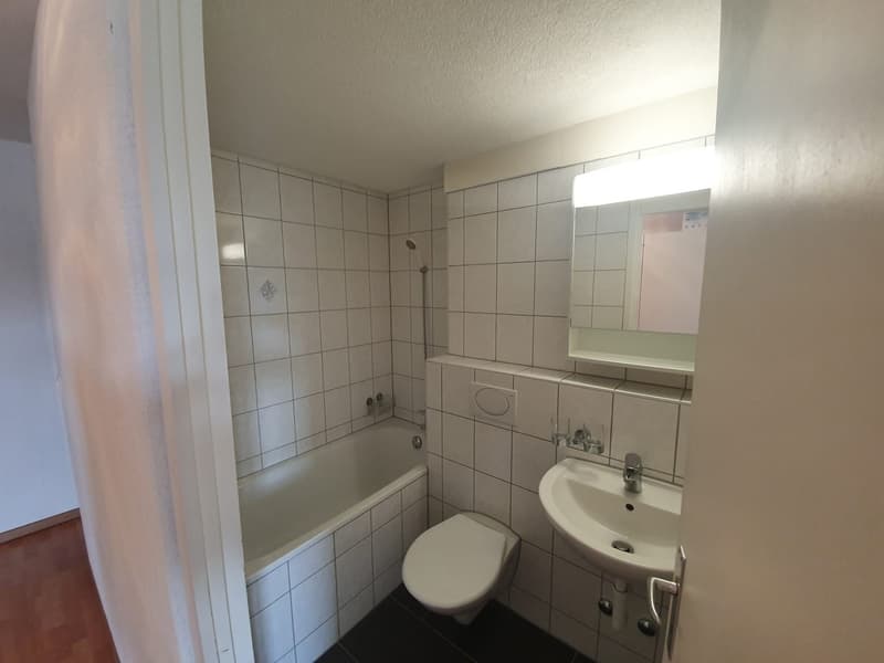 Bright 3-room apartment with balcony on the 5th floor in Burgdorf (6)