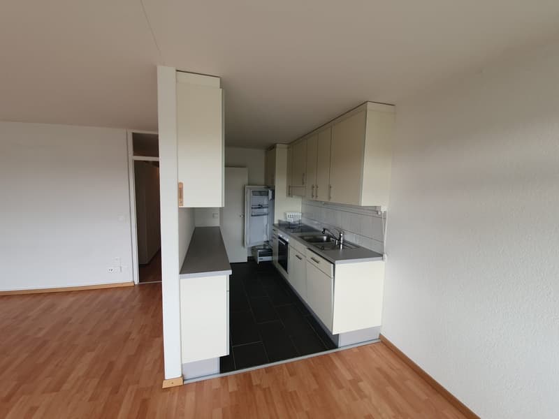 Bright 3-room apartment with balcony on the 5th floor in Burgdorf (3)
