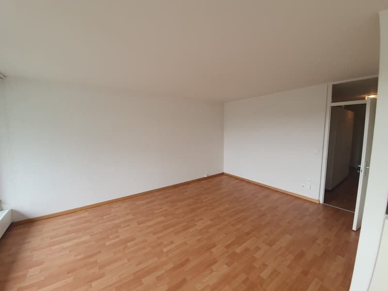 Bright 3-room apartment with balcony on the 5th floor in Burgdorf (5)