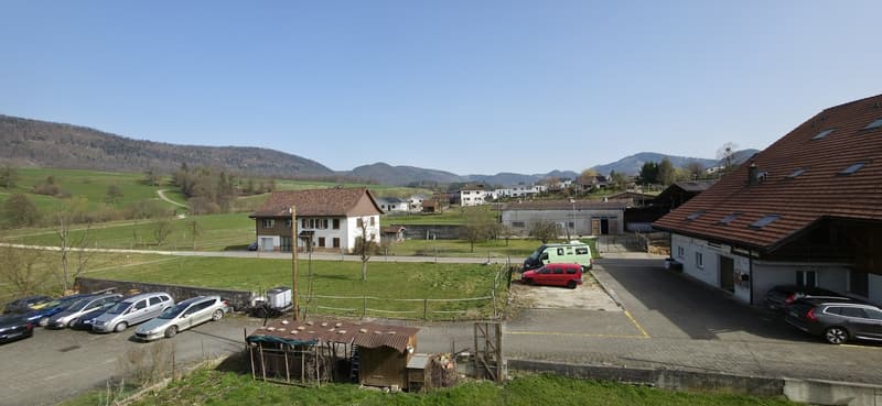 Charmant appartement de 4.5 pièces à Courchapoix (13)