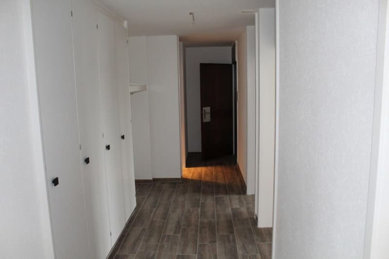 Helle 4-Zimmer-Wohnung mit Balkon (6)