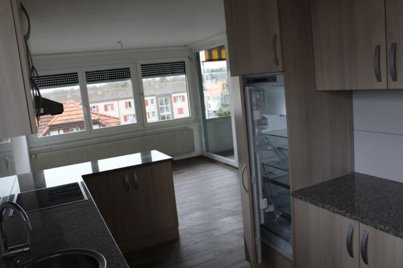 Helle 4-Zimmer-Wohnung mit Balkon (3)