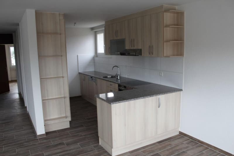 Helle 4-Zimmer-Wohnung mit Balkon (2)
