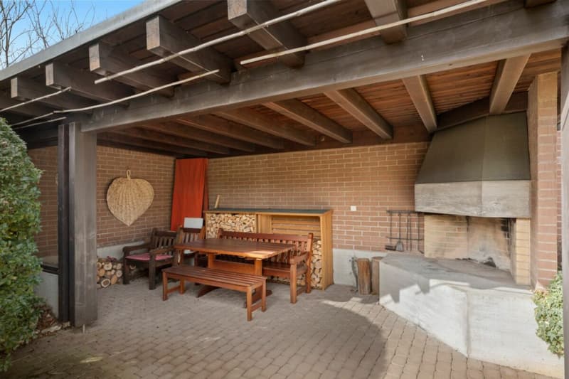Eine der schönsten Grundstücke in Binningen - Villa mit Entwicklungspotenzial (14)