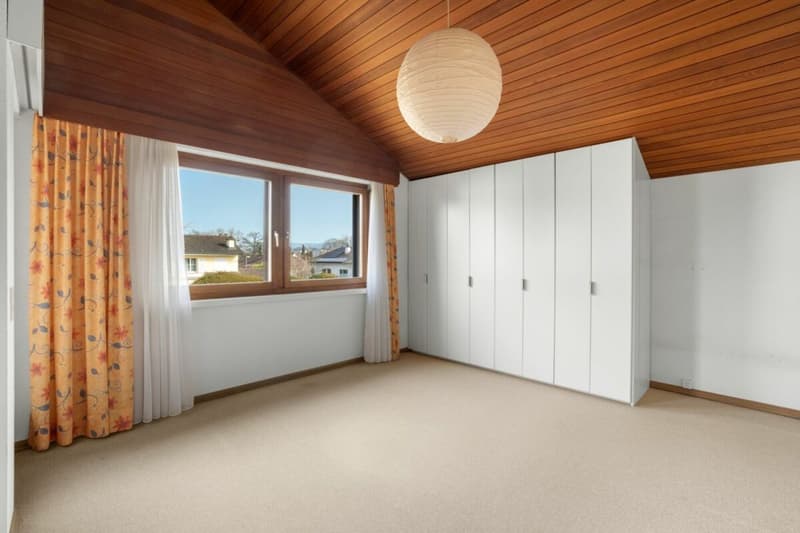 Eine der schönsten Grundstücke in Binningen - Villa mit Entwicklungspotenzial (8)