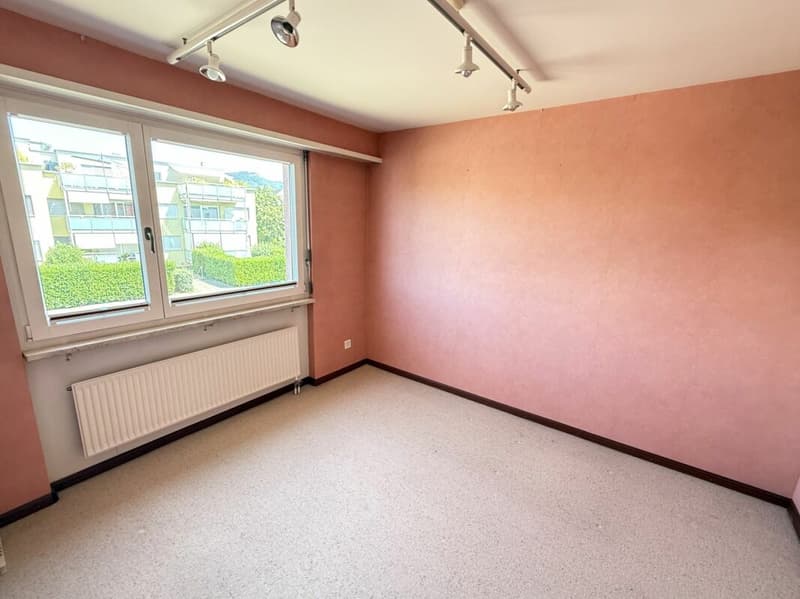 Ruhig gelegenes 4 1/2 Zimmer Eck-Einfamilienhaus mit Garten (9)