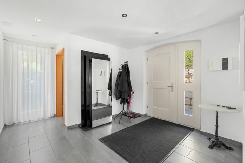 Privatsphäre, Raum und Lebensqualität - besondere Villa mit Pool in Magden (7)