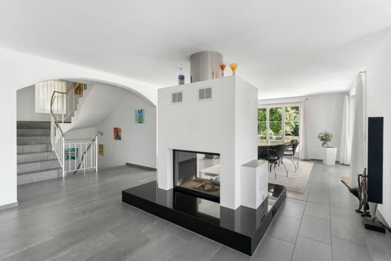 Privatsphäre, Raum und Lebensqualität - besondere Villa mit Pool in Magden (9)