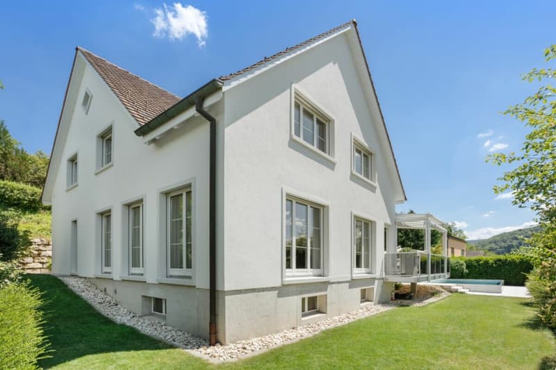 Privatsphäre, Raum und Lebensqualität - besondere Villa mit Pool in Magden (5)