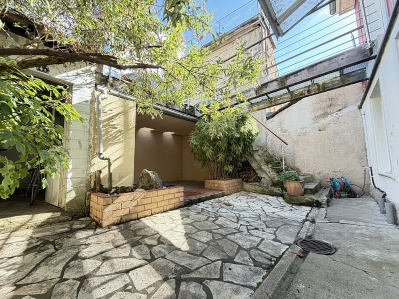 5 1/2 Zimmer-Einfamilienhaus mit Loggia und Terrasse (12)