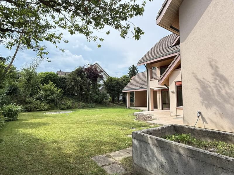 Grosszügiges Familienhaus mit über 400 m² Wohnfläche und viel Privatsphäre (15)