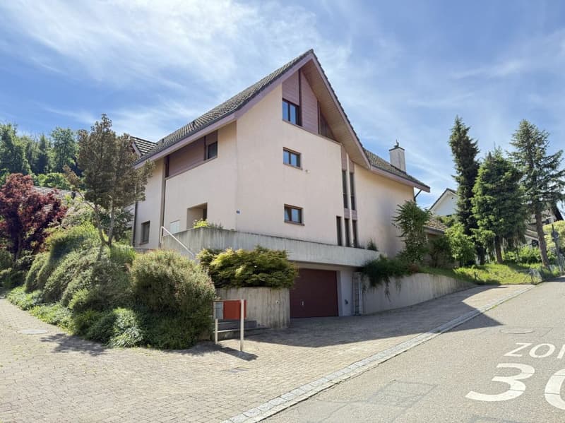 Grosszügiges Familienhaus mit über 400 m² Wohnfläche und viel Privatsphäre (6)