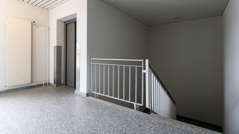 SPAZI ESCLUSIVI PER UFFICIO - O STUDIO IN POSIZIONE DI PRIMO PIANO (8)