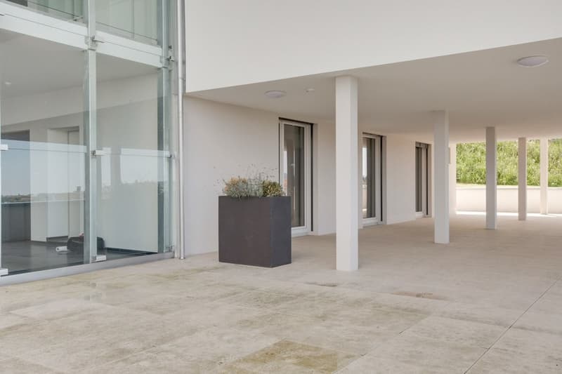Espace commercial avec cuisine et salle de bain (2)
