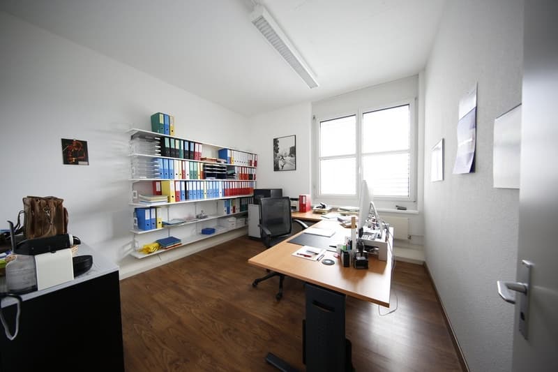 SPAZIO COMMERCIALE SPACIOSO A SCHÖFTLAND (5)