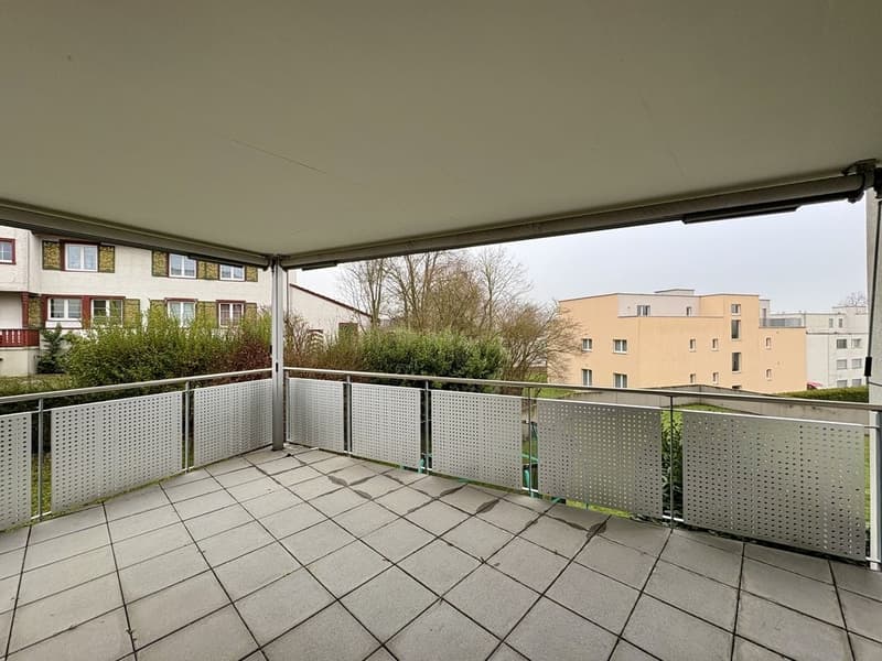 Appartamento moderno con ampio balcone in una posizione idilliaca (11)