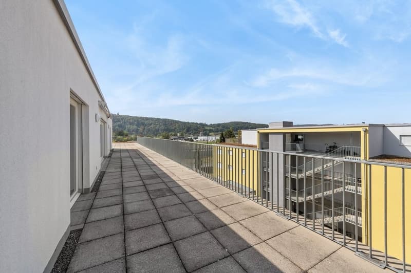 APPARTAMENTO MANSARDA SPazioso CON GRANDE TERRAZZA SOLEGGIATA (3)
