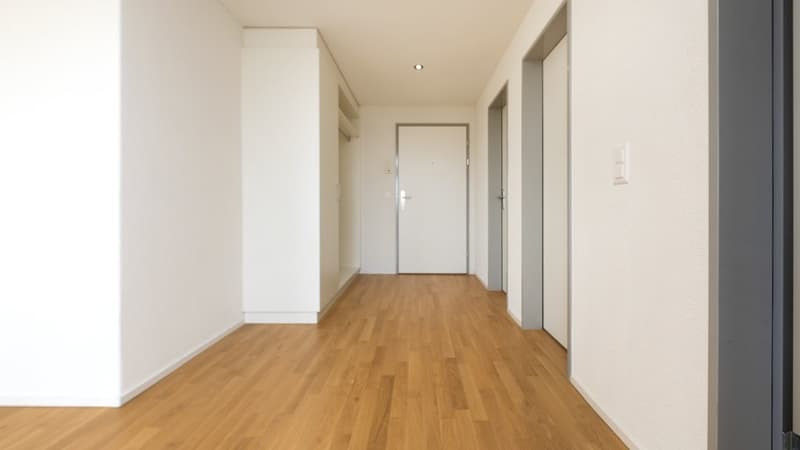 TOLLE 4.5 ZIMMER WOHNUNG MIT ZWEI BALKONEN ZU VERMIETEN (5)