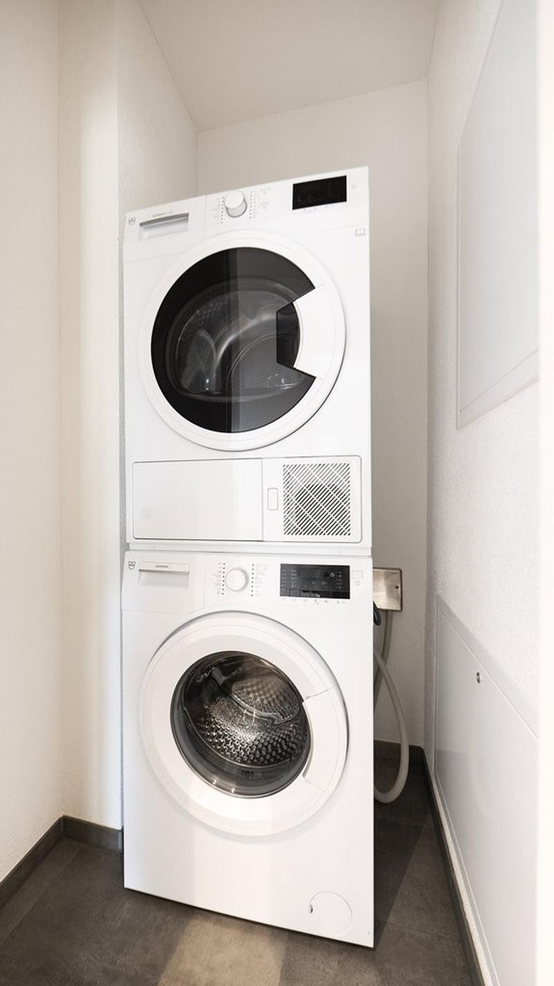 LICHTDURCHFLUTETE 3.5 ZIMMER-WOHNUNG MIT GROSSER TERRASSE (9)