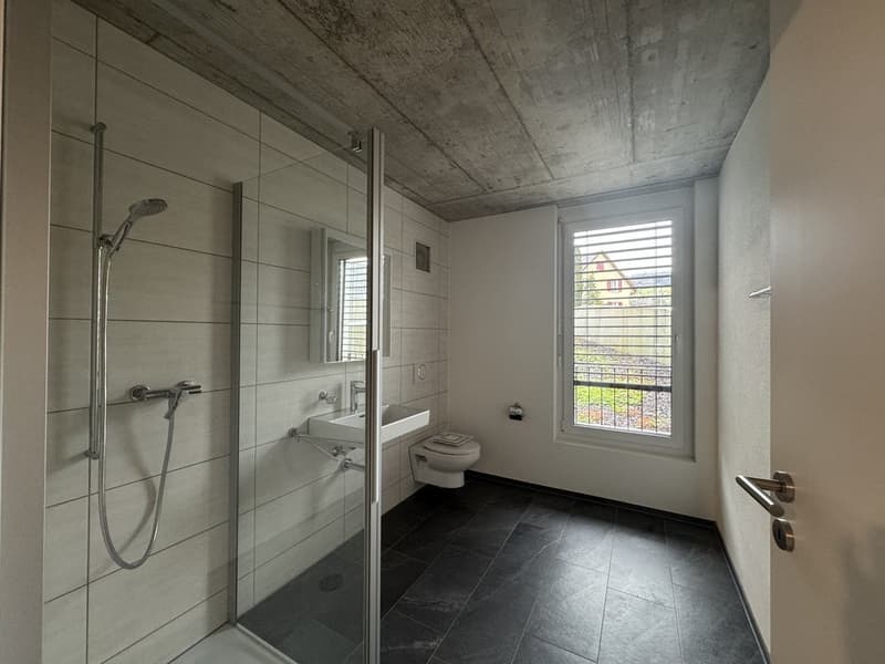 SPACIOUS AND CENTRALLY LOCATED (7)