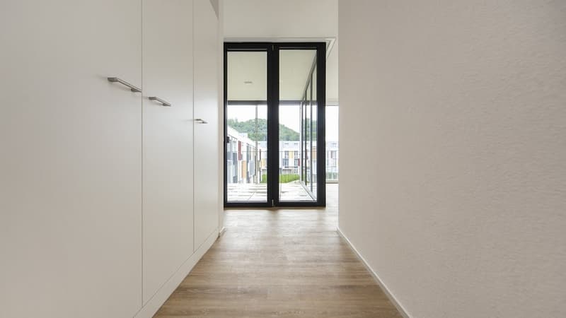 WUNDERSCHÖNE WOHNUNG IM EIGENTUMSSTANDARD (6)