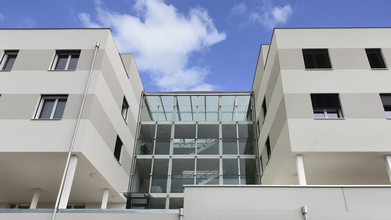 TOLLE WOHNUNG AN RUHIGER LAGE MIT SCHÖNER AUSSICHT (1)